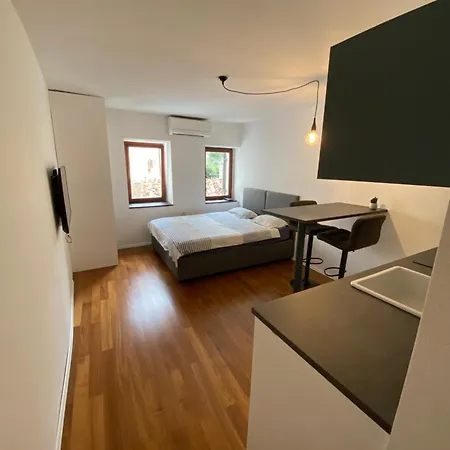 Apartment Free Parking
